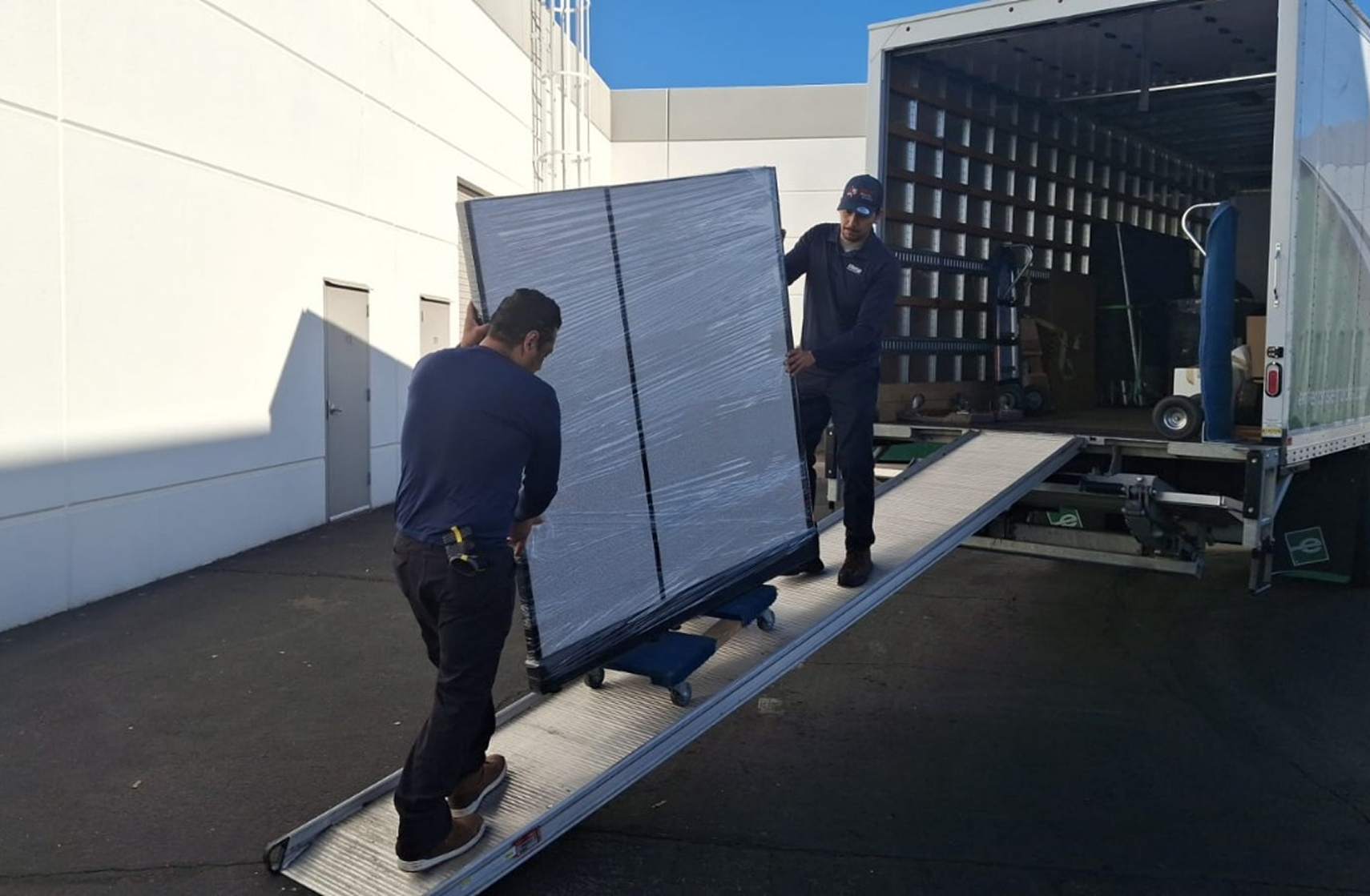 Rectangle 3463300 (1) professional movers near me